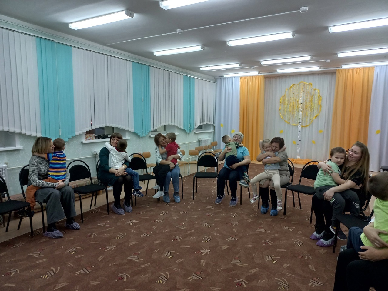 В Яренске специалисты центра провели семинар  для родителей "Навстречу друг другу"
