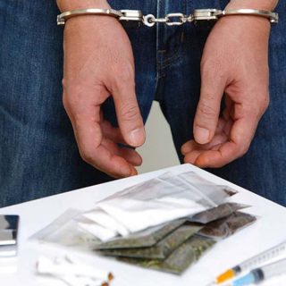 Распространение наркотиков: ответственность подростков перед законом