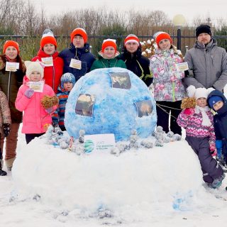 Клуб «Счастливы вместе» принял участие в V муниципальном конкурсе «Снеговик—2017»