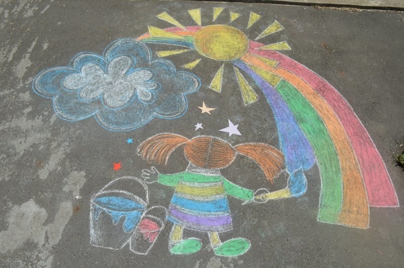 В Поморье стартовал областной конкурс рисунков на асфальте «Лето. Детство. Семья»