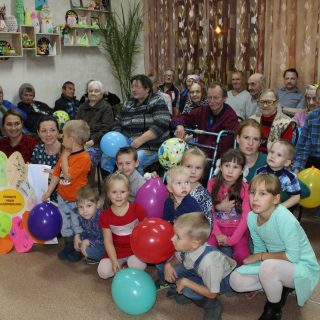 Молодые семьи Поморья приняли участие в акции ко дню пожилого человека